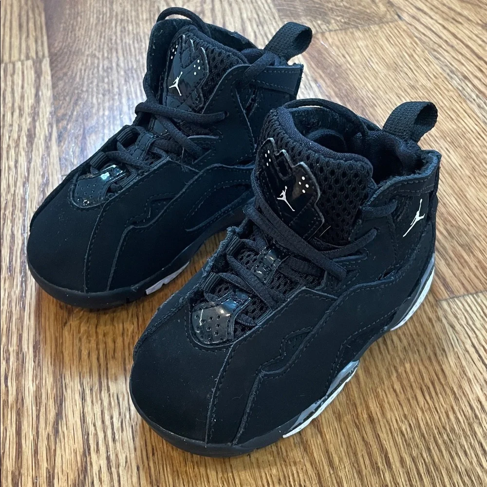 Kid’s Jordan True Flight Sneakers/Shoes. Size 7C. Like New Condition.